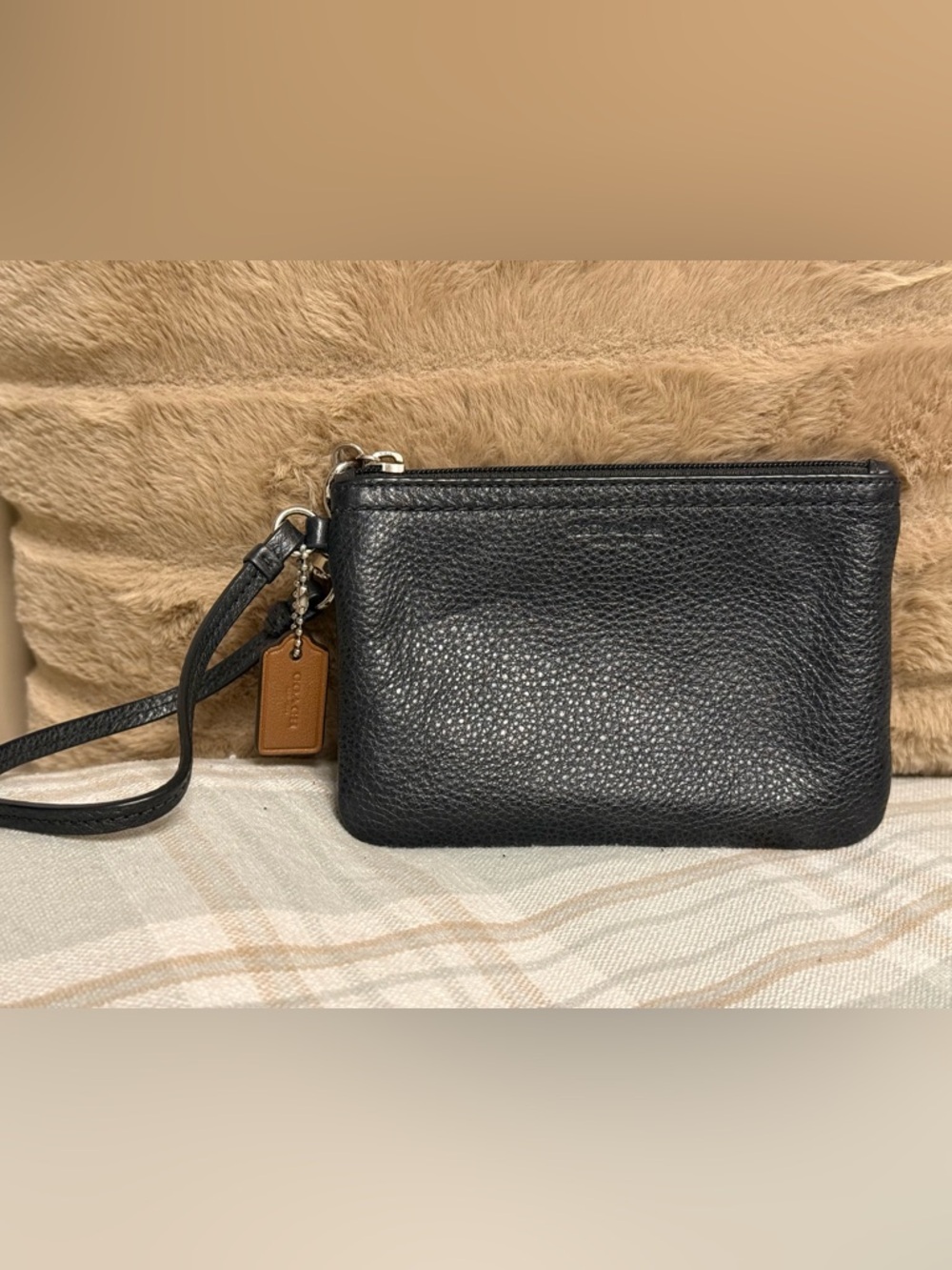 COACH Black Pebbled Leather Corner Zip Wristlet ✨ Silver Hardware & Tag
